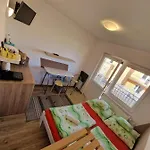 Pod Grusza Homestay